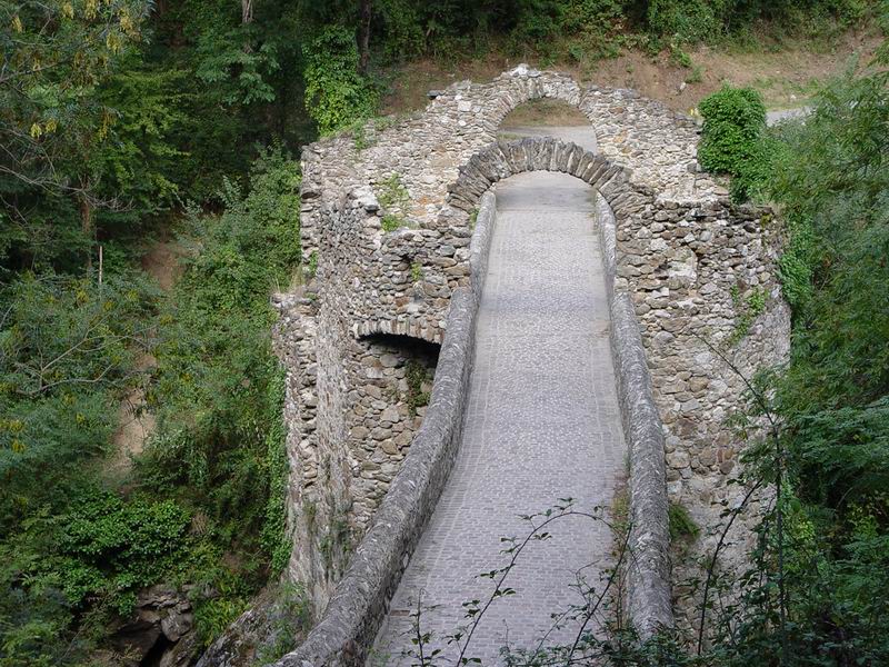 photo039_midi_pyrennees_pont_du_diable.jpg