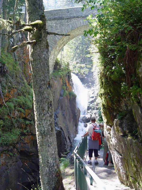 photo100_midi_pyrennees_pont_d_espagne.jpg